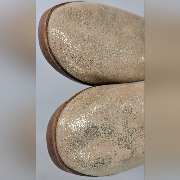 Lucky Brand Chaslie Leather Scalloped Gold Tan Metallic Slip On Loafers Size 8.5 - Picture 4 of 13